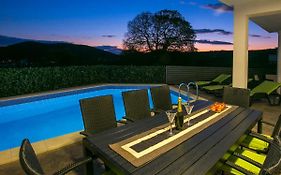 Villa Croatia Sea View With Heated Pool